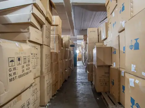 Depósito con cochera en venta V. Gral Mitre 1726m2