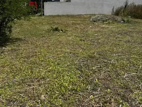 zona 180 a 182   y de 70 a 72  son 6  lotes escriturados