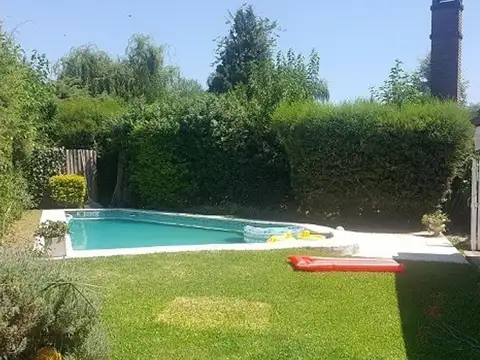 Casa 5 ambientes con 3 baños