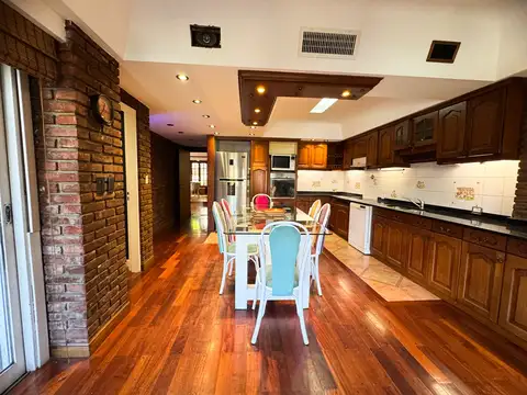Venta Casa 7 Ambientes con Patio Terraza Quincho en Floresta