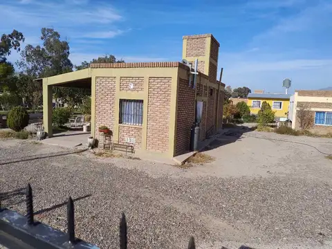 Casa de 2 dormitorios mas salón. POCITO
