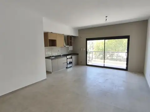 DEPARTAMENTO DE 2 AMBIENTES CON ESPACIO GUARDACOCHE EN QUILMES