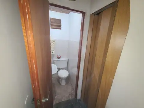 VENTA CASA 3 AMBIENTES CON COCHERA EN QUILMES