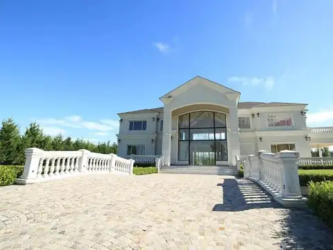 Chateau Pilar
