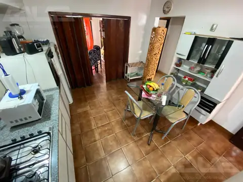 Casa en Venta con 3 cocheras