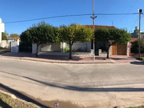 Casa - Venta - Argentina, La Matanza - DANTE ALIGHIERI 3765
