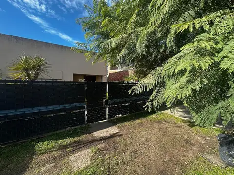 OPORTUNIDAD ESTEBAN ECHEVERRIA . CASA EN VENTA 