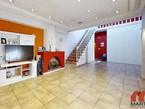 Casa en Venta de 7 Ambientes en Martínez con Jardín, Pileta y Dependencia