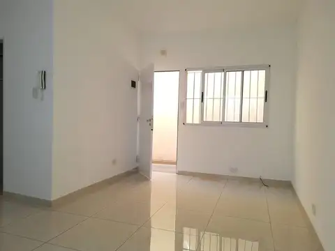 Depto Tipo Casa en Venta en Lanus Oeste, USD 125.000