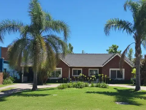 CASA 6 AMBIENTES VENTA BARRIO BRICKLAND CANNING