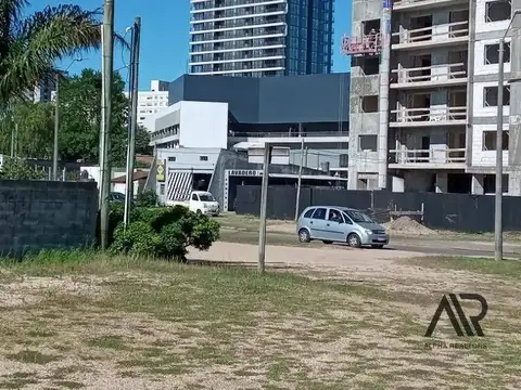 Av. Joaquín de Viana 100