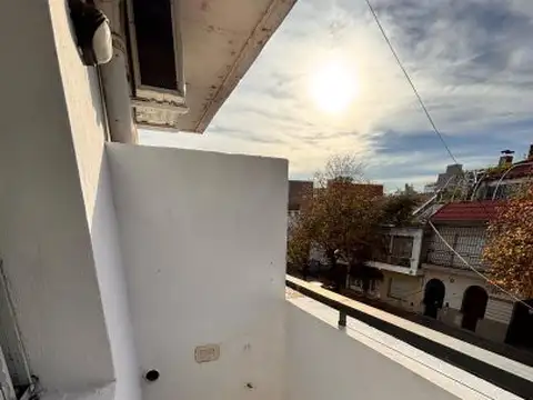 Castellanos 398 , Piso 2