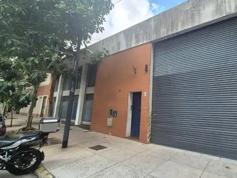 Galpón - depósito de 1118 m2 en Parque Patricios - VENTA