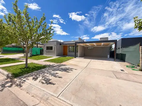 Casa en Venta en Luján de Cuyo, USD 240.000