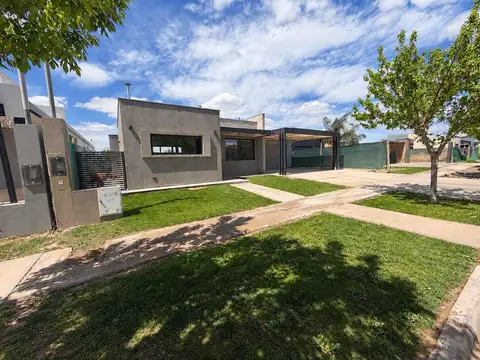 Casa 3 ambientes con 1 baño
