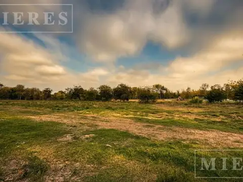 Lote de 800m² en venta en Estancia Carabassa