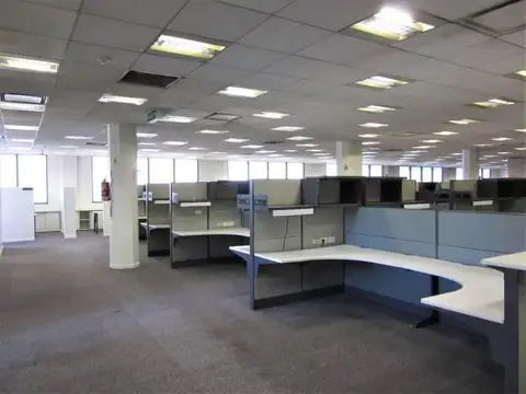 Avenida Ingeniero Huergo al 1000