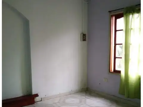 Retasada! Venta Casa 3 ambientes con local y dependencia