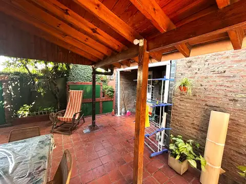 Casa 5 ambientes con 2 baños
