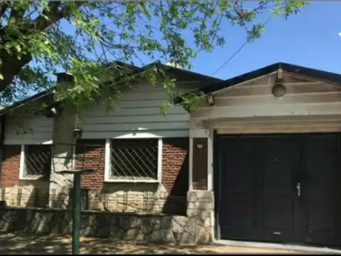 Chalet 4 ambientes en venta en Ituzaingo Sur