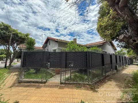 Casa de 3 ambientes en Venta - Barrancas de Quilmes - Ideal vivienda o Renta