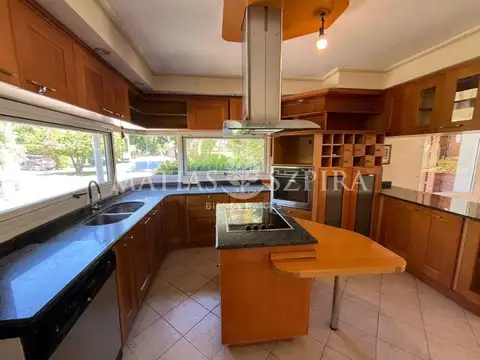 Casa en Alquiler de 3 dormitorios