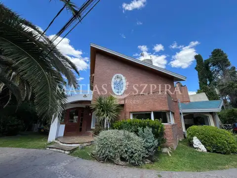 CASA ALQUILER 4 AMBIENTES EN BARRIO CERRADO