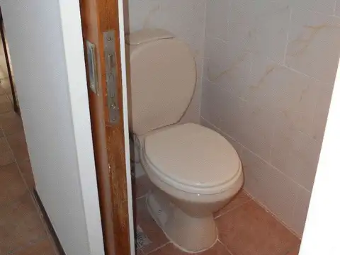 PH TIPO DUPLEX DE 4 AMBIENTES-COCHERA DESCUBIERTA-PATIO Y TERRAZA-