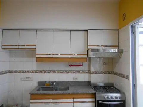 Depto Tipo Casa en Alquiler con 1 cocheras