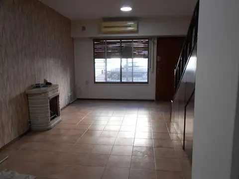 Depto Tipo Casa en Alquiler de 3 dormitorios