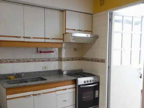Depto Tipo Casa en Alquiler en Floresta, $ 1.850.000