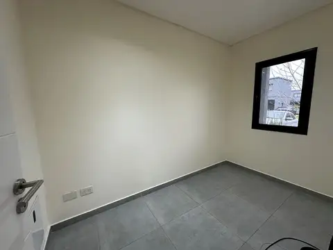 Casa en Alquiler con 1 cochera