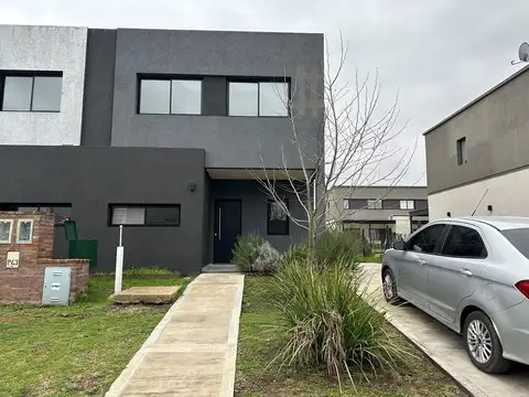 Casa Dúplex  en Alquiler en El Aljibe, Pilar, G.B.A. Zona Norte
