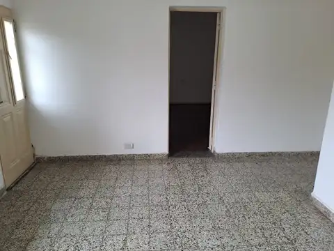 Conde 3200, Piso PB
