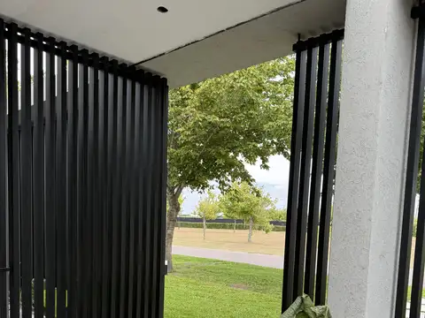 ESPECTACULAR CASA 1 PLANTA 380 MTS TOTALES FONDO AL GOLF LOTE 1273 MTS