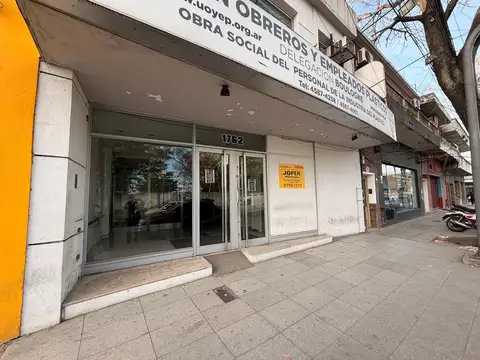 EXCELENTE LOCAL COMERCIAL EN VENTA - 480m2 CUBIERTOS.