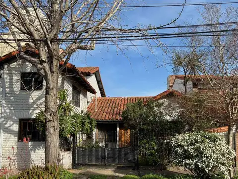 Venta casa 5 ambientes Martinez con Pileta