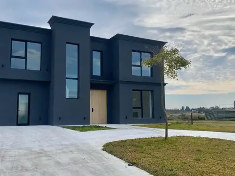 Casa en Alquiler Amoblada y Equipada - Riberas, Puertos del Lago