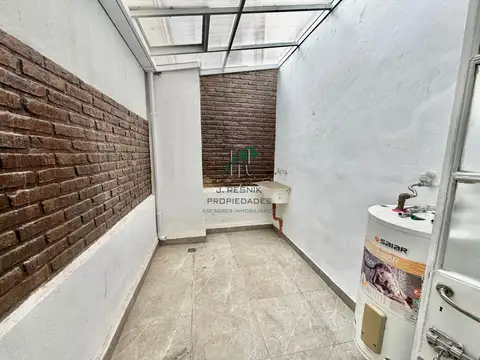 excelente oficina 4 ambientes. muy luminoso. Reciclado