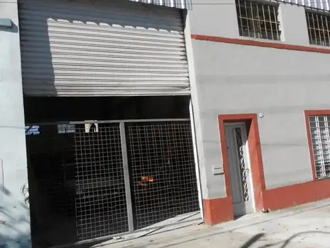 Galpón 300m² con Puente Grúa en Munro | Altura 9 Metros