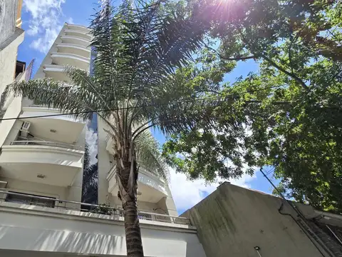 Departamento dos ambientes con balcon al frente y al contrafrente en alquiler