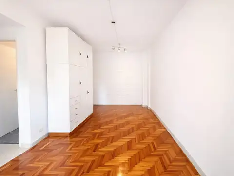 Jorge Newbery 2900, Piso 1°