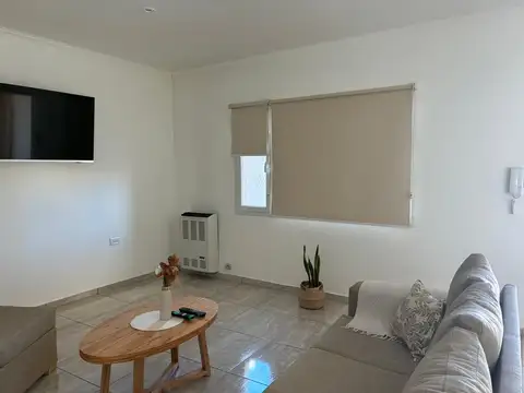 Casa en venta en PH | 2 dormitorios, patio y entrada para auto