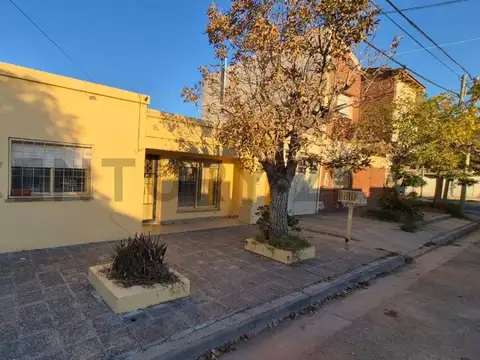 Venta Casa Dos Dormitorios Mariano Moreno