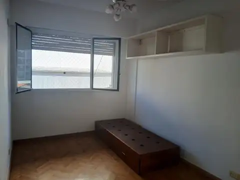 Venta. Departamento 3 ambientes. Sucre y Libertador.