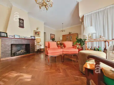 Mitre al 4200 entre Ricardo Balbín y Roca