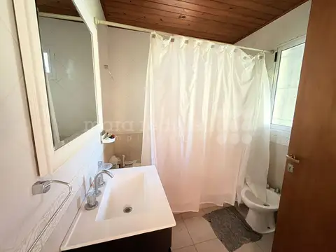Casa 2 ambientes con 1 baño