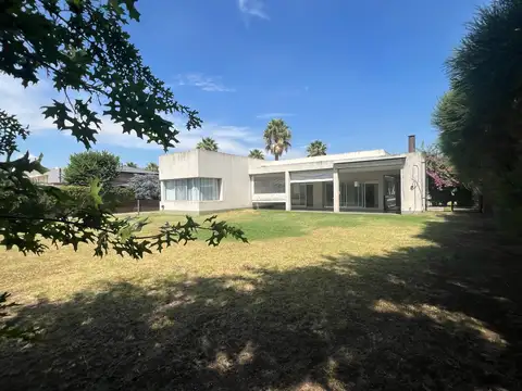 Casa en Alquiler al Oeste