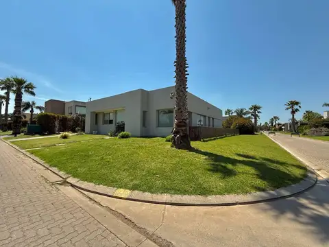 Casa en Alquiler de 3 dormitorios