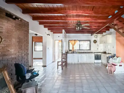 Casa 7 ambientes con 4 baños